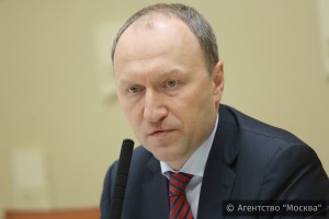 Андрей Бочкарев заявил, что за счет бюджета были введены 247 тыс. "квадратов" жилья