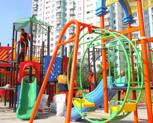 Депутаты лично убедятся в безопасности детских площадок