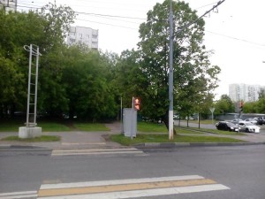 Починенный светофор на перекрестке в районе Орехово-Борисово Северное