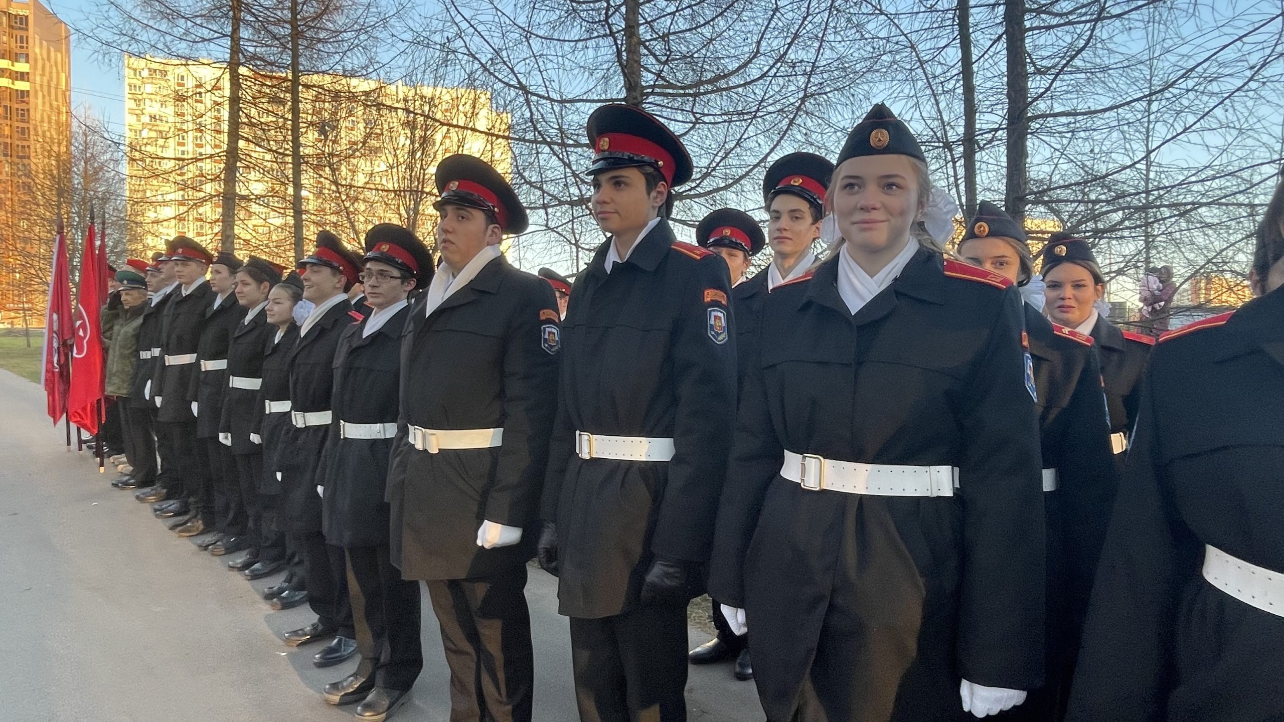 Торжественный марш в честь 80-летия Парада на Красной площади 7 ноября 1941  года прошел в Орехове-Борисове Северном | Борисовские пруды