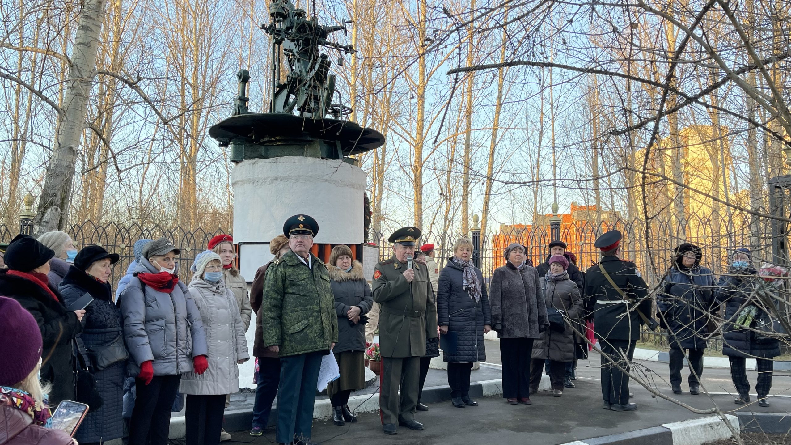 Торжественный марш в честь 80-летия Парада на Красной площади 7 ноября 1941  года прошел в Орехове-Борисове Северном | Борисовские пруды