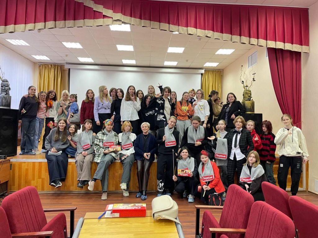 День театра отпраздновали в колледже ДПИ имени Карла Фаберже. Фото: страница колледжа ДПИ в социальных сетях