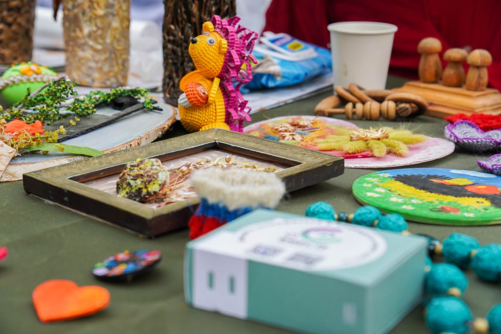 Мастер-класс по лепке организуют в библиотеке №146. Фото: Ксения Догонашева, «Вечерняя Москва»