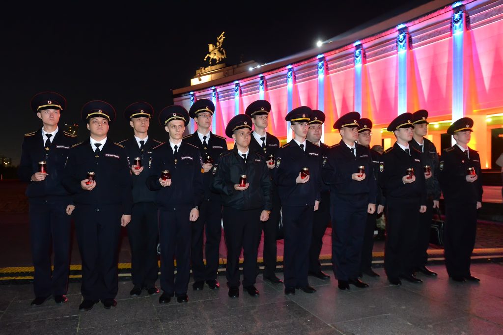 Курсанты Юридического колледжа поучаствовали в акции «Свеча памяти». Фото: официальная страница Юридического колледжа в социальных сетях