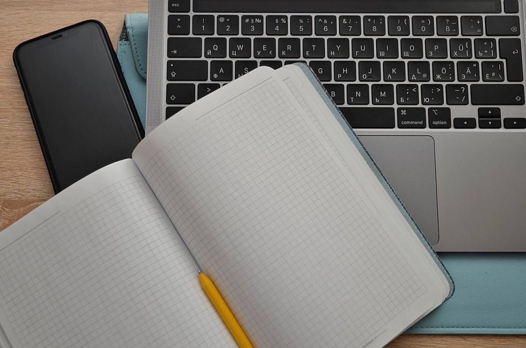 Тренинг «Коллаж эмоций» проведут сотрудники СЦ «Планета Семьи». Фото: Анна Быкова, «Вечерняя Москва»