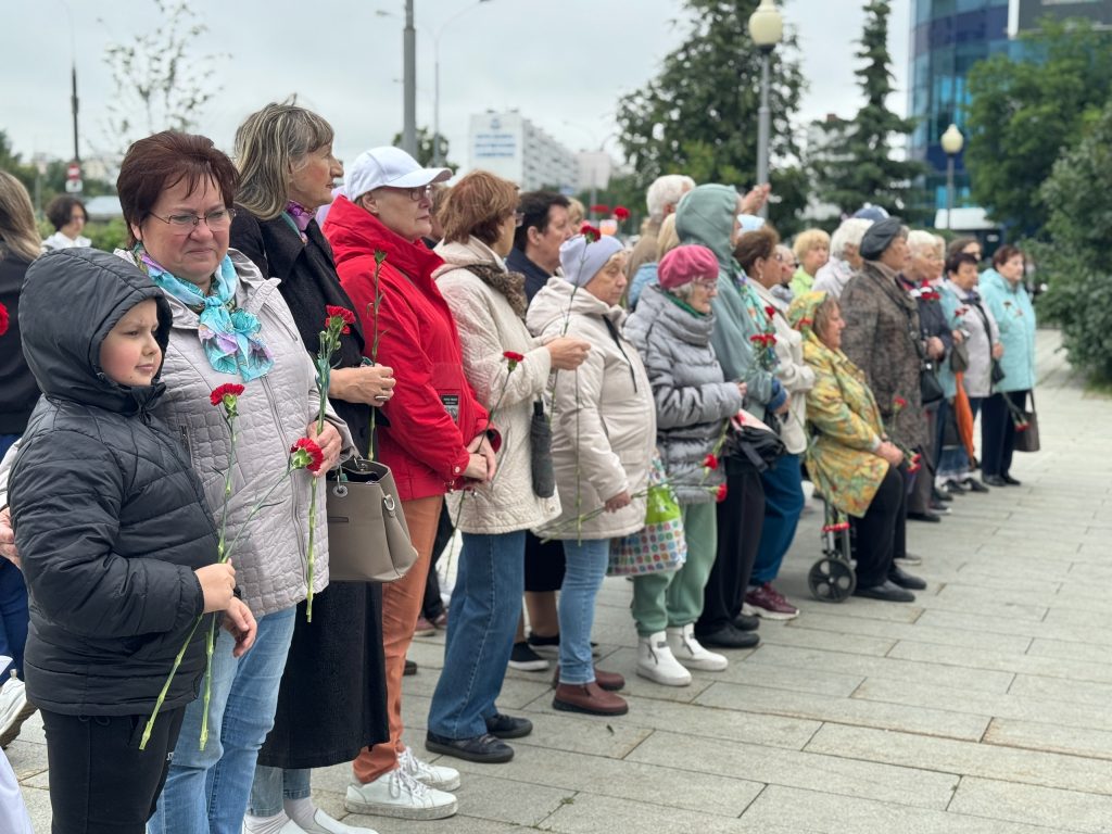 мемориальная акция от сотрудников ОКиДЦ ЮАО состоялась в Орехове-Борисове Северном. Фото: официальная страница учреждения в социальных сетях
