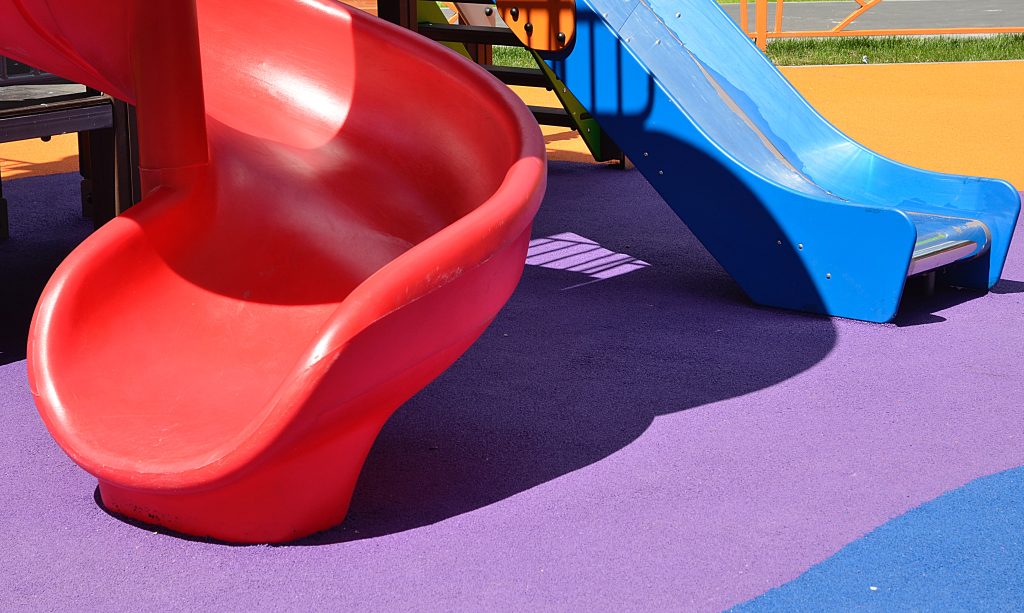 «Разноцветное лето»: сотрудники ОКЦ ЮАО провели развлекательную программу. Фото: Анна Быкова, «Вечерняя Москва»