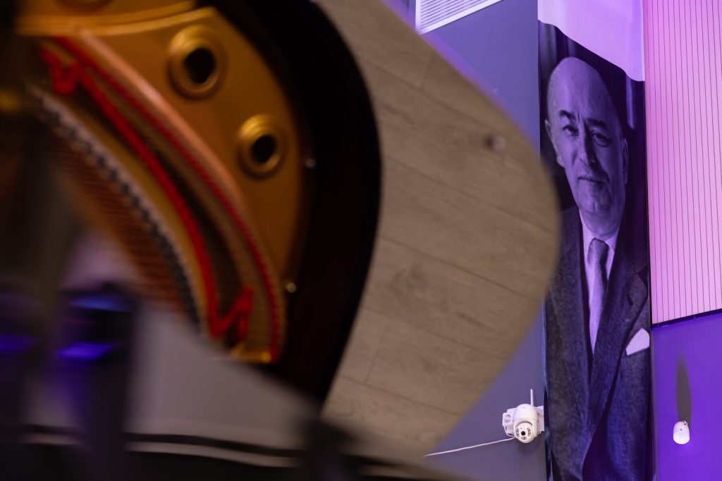 Елена Лапланш пожелала выпускникам хорошо сдать экзамены в музыкальной школе. Фото: страница музыкальной школы в социальных сетях