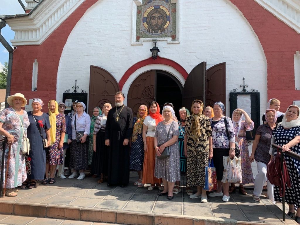 Жители района ОБС посетили Храм Живоначальной Троицы. Фото: страница управы района в социальных сетях