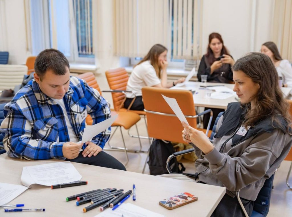 Наталия Дмитириева рассказала об участии молодых педагогов в деловой игре. Фото: страница учреждения в социальных сетях