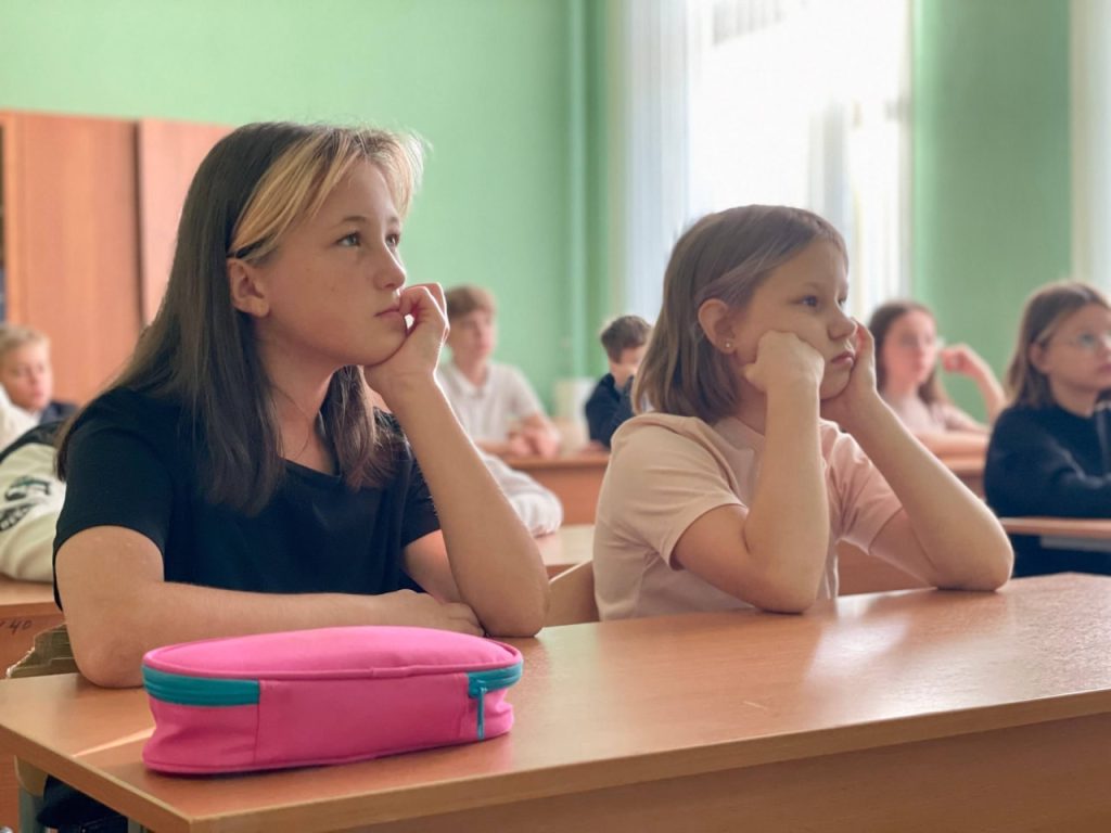 Людмила Сысоева рассказала о том, как проходят уроки «Разговоры о важном». Фото: страница учреждения в социальных сетях