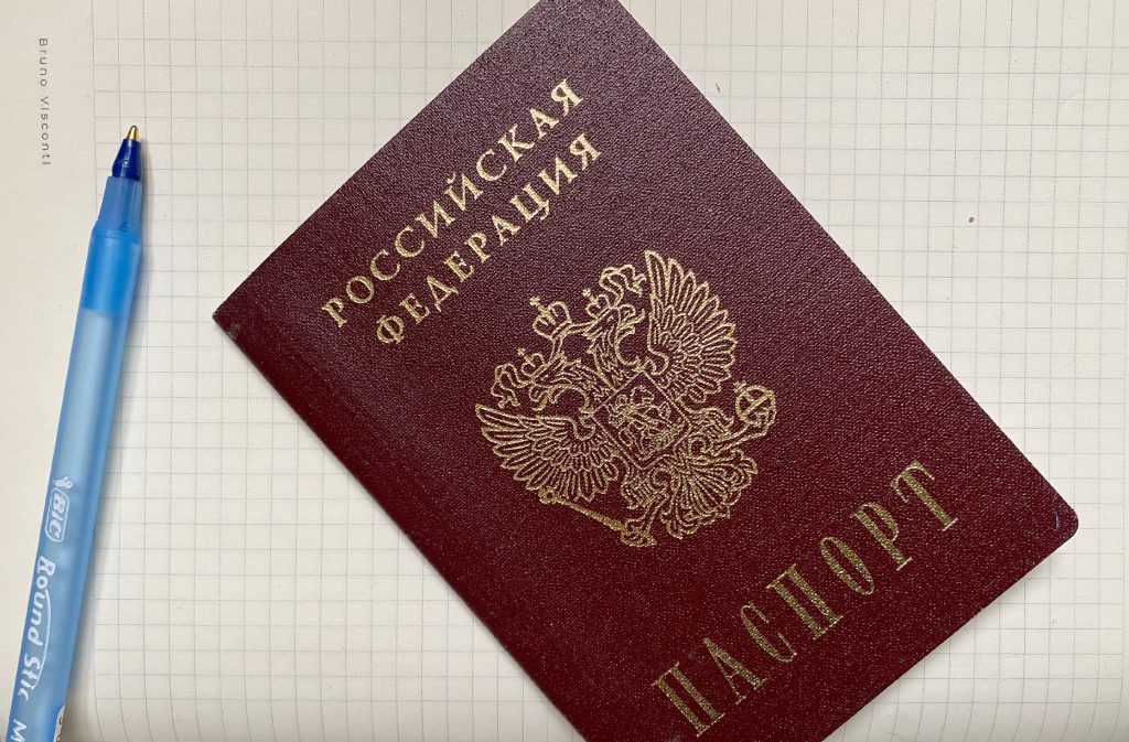 Губернатор Севастополя поблагодарил столицу за современный формат голосования. Фото: Анна Быкова, «Вечерняя Москва»