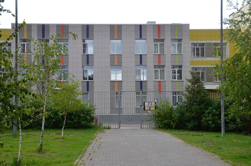 Анна Ежкова поздравила школу №1569 с Днем Рождения. Фото: Анна Быкова, «Вечерняя Москва»