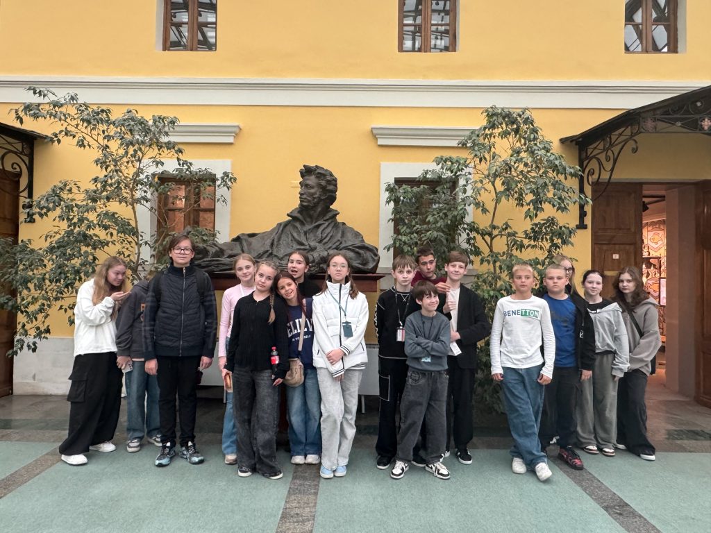 Наталия Дмитириева рассказала об экскурсии для школьников в Государственном музее Александра Пушкина. Фото: страница учреждения в социальных сетях