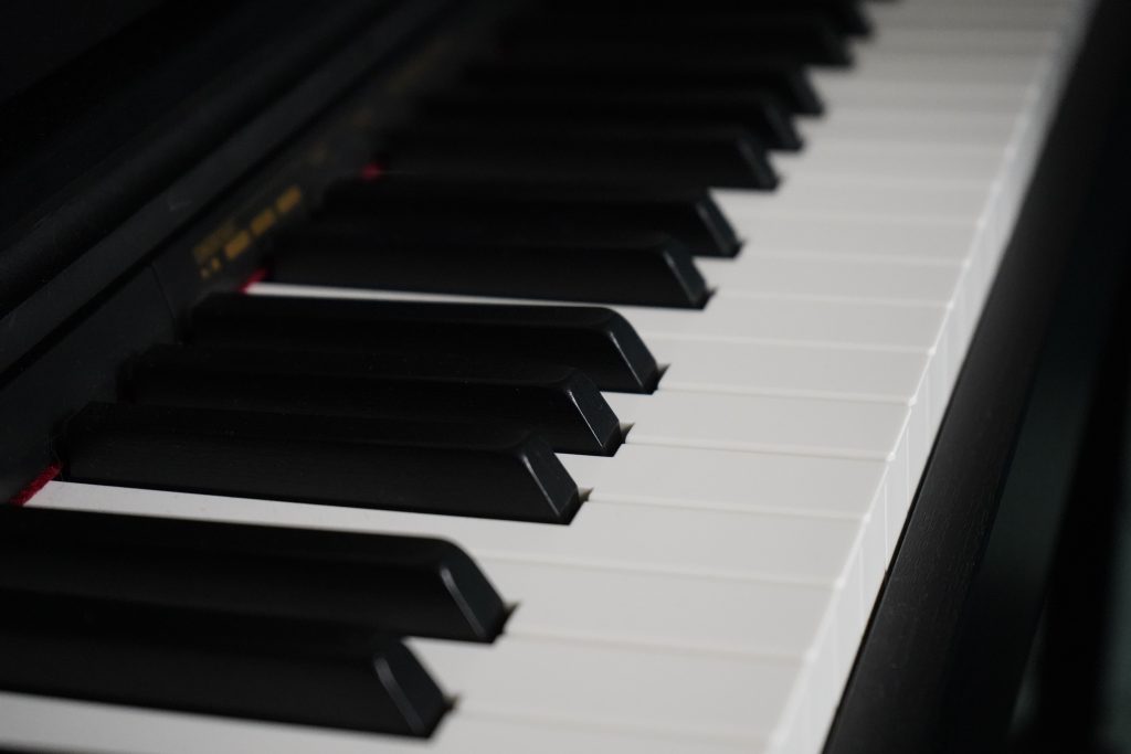 Сотрудники ДМШ имени Виссариона Шебалина организуют концерт ко Дню музыки и Дню учителя. Фото: Анна Быкова, «Вечерняя Москва»