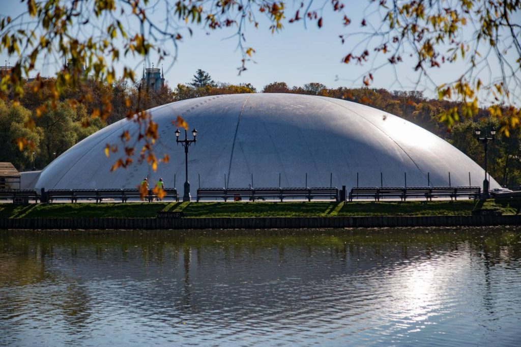 Фонтан в музее-заповеднике «Царицыно» подготовили к зиме. Фото: Telegram-канал Комплекса городского хозяйства Москвы