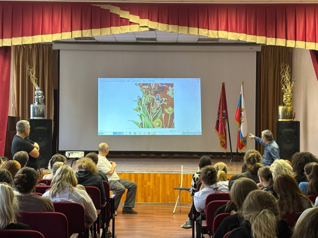 Встреча с ювелирами состоялась в КДПИ имени Карла Фаберже. Фото: страница КДПИ имени Карла Фаберже в социальных сетях