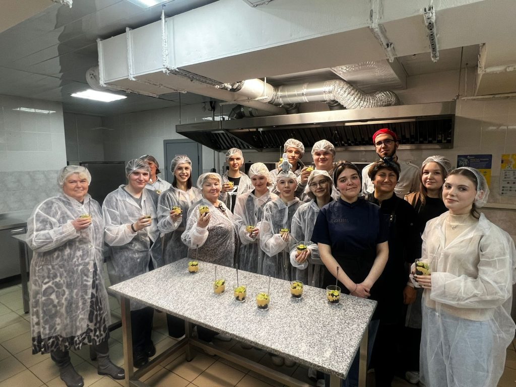 Кулинарный мастер-класс прошел в Колледже «Царицыно». Фото: страница Колледжа «Царицыно» в социальных сетях