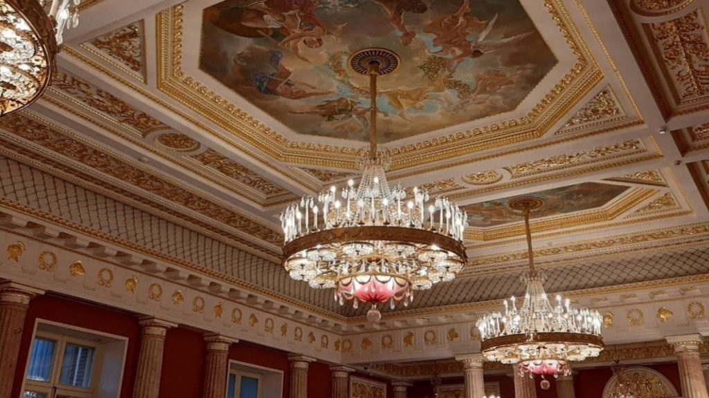 Сотрудники МЗ «Царицыно» анонсировали день бесплатного посещения. Фото: Алина Моисеенко, «Вечерняя Москва»