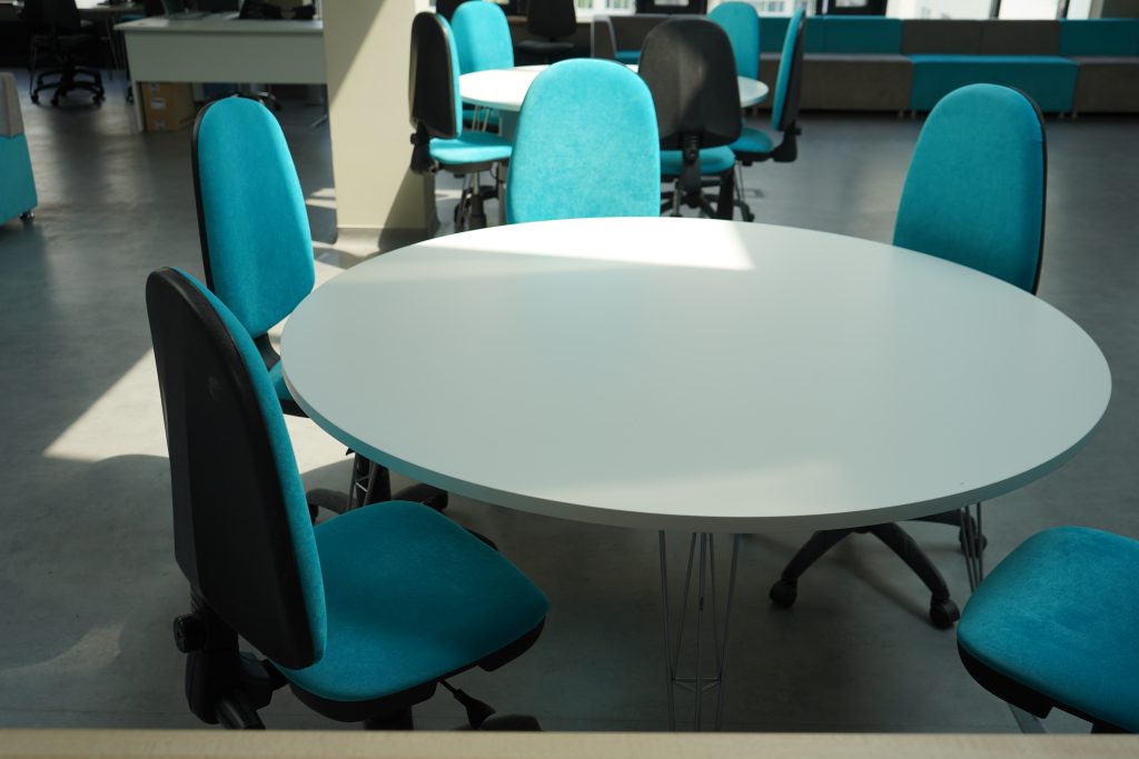 Ученица школы №939 приняла участие в патриотической всероссийской акции. Фото: Анна Быкова, «Вечерняя Москва»