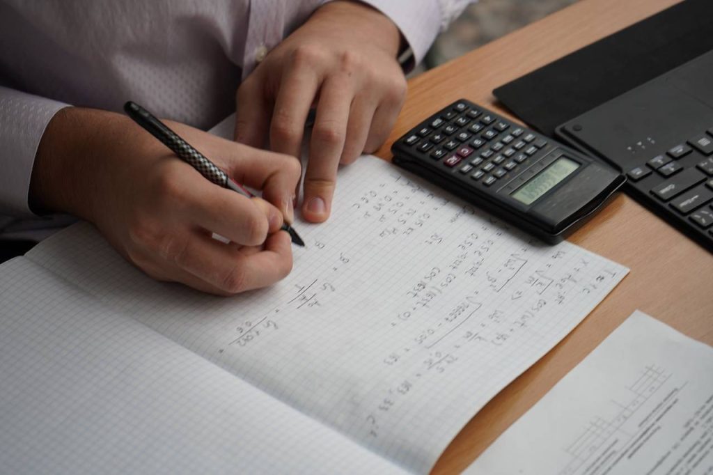 Людмила Сысоева рассказала о квесте в школе №878. Фото: Анна Быкова, «Вечерняя Москва»