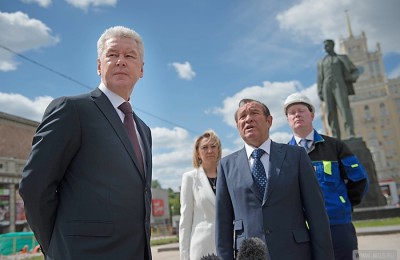 Мэр Москвы Сергей Собянин осмотрел ход работ по реконструкции Триумфальной площади