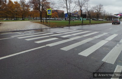 Двойная «зебра» для пешеходов появилась на улице Маршала Шестопалова в ЮАО