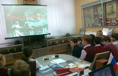 Интерактивные программы, экскурсии и викторины проведут в московских школах ко Дню народного единства