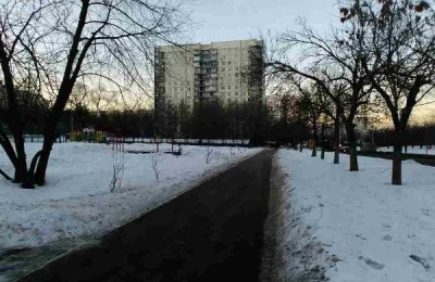 Территория улицы после очистки от снега