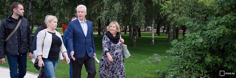 Мэр Москвы Сергей Собянин посетил строительные работы в парке "Сад будущего"