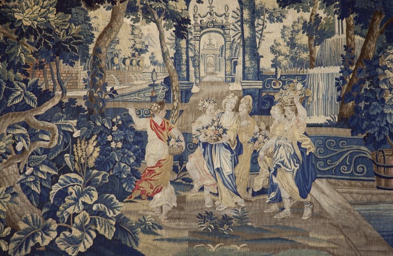 Шпалера-вердюра «Нимфы в парке». Фрагмент Около 1700. Фландрия, Ауденарде (?) шерсть цветная, шелк цветной; ткачество шпалерное ручное в технике «басслис», плотность 5–6 нитей на 1 см основы