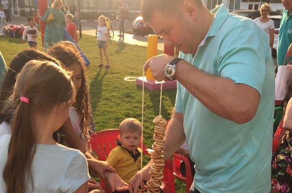 Международный день соседей, ЕР, Единая Россия