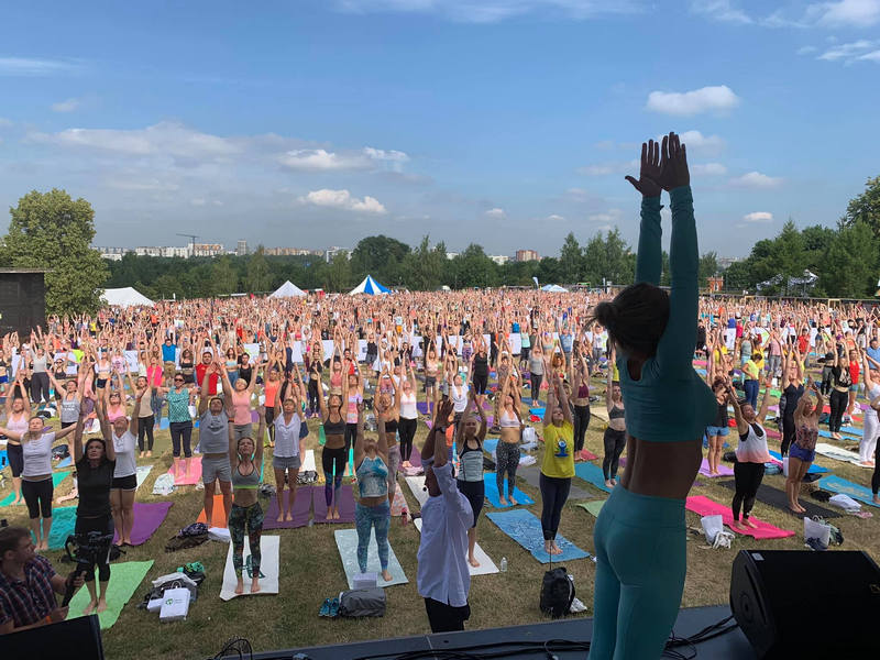 пятый фестиваль йоги в Царицыне фото со страницы organicpeoplegroup практики
