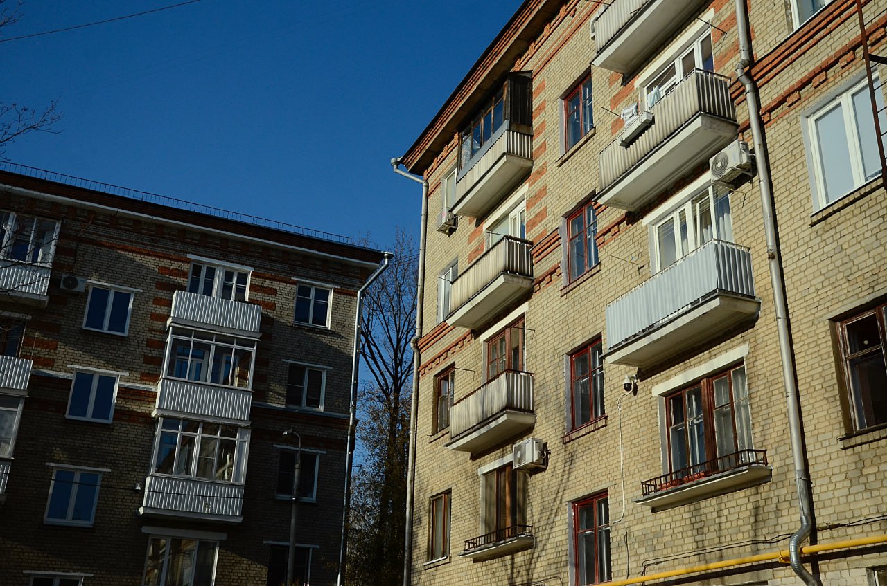 Городские власти сообщили, что дома в СВАО подключают к энергоснабжению. Фото: Анна Быкова, «Вечерняя Москва»