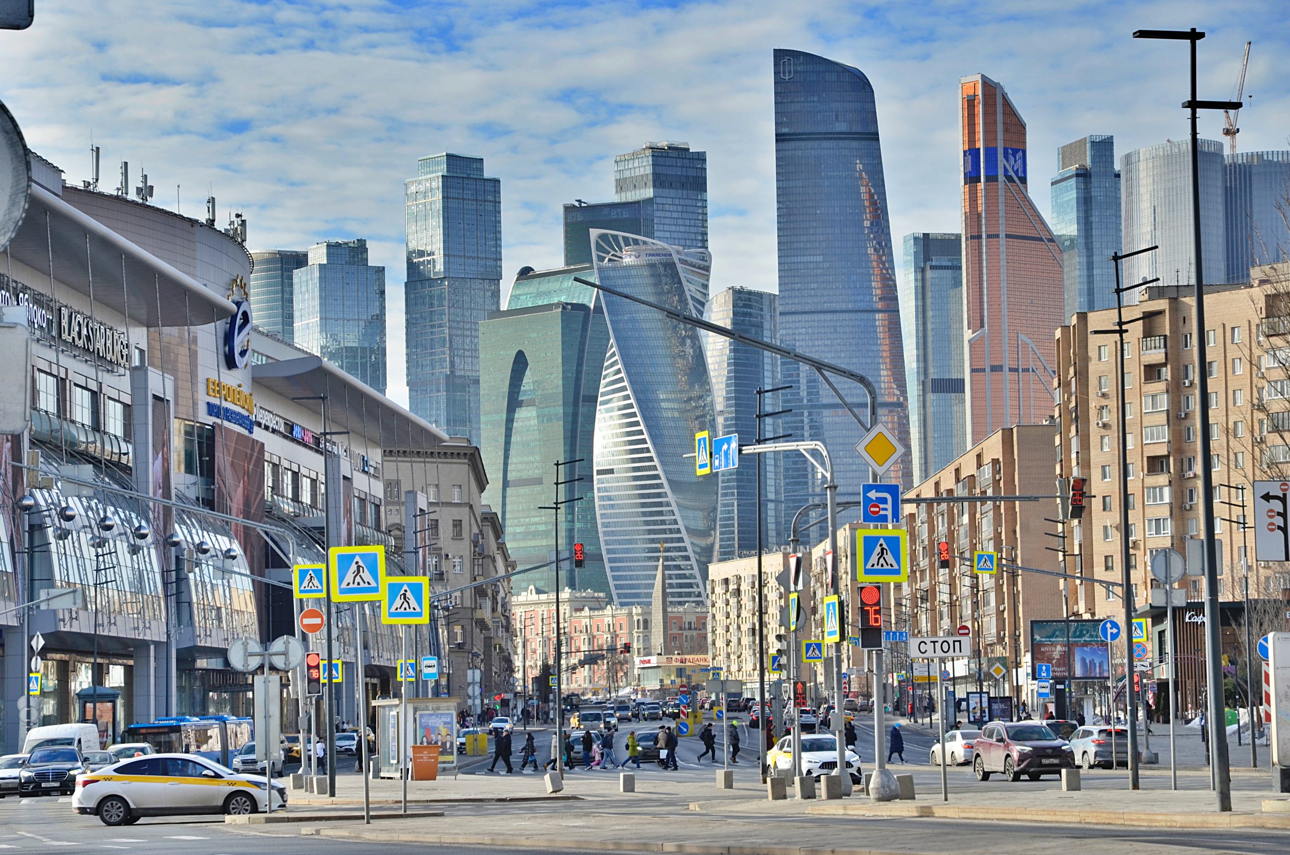 28-29 июня на Болотной площади и в «Музеоне» пройдет фестиваль «День молодежи». Фото: Анна Быкова, «Вечерняя Москва»