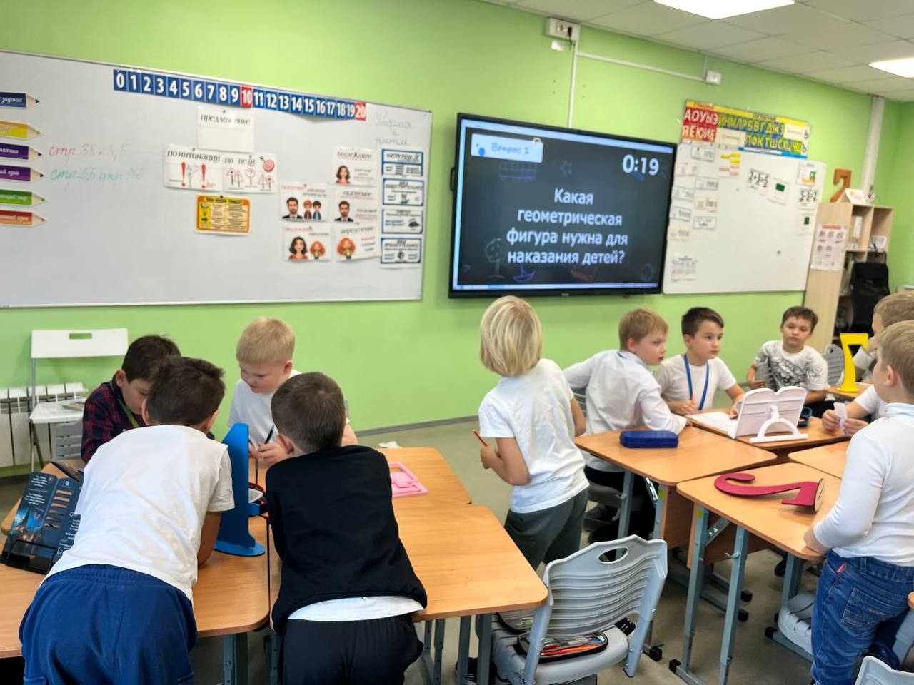 Анна Ежкова рассказала о математической неделе в школе №1569. Фото: страница учреждения в социальных сетях