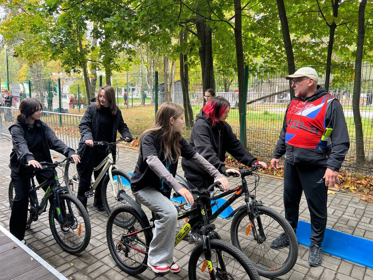 Ученики школы №878 приняли участие в форуме школьного туризма. Фото: страница школы №878 в социальных сетях