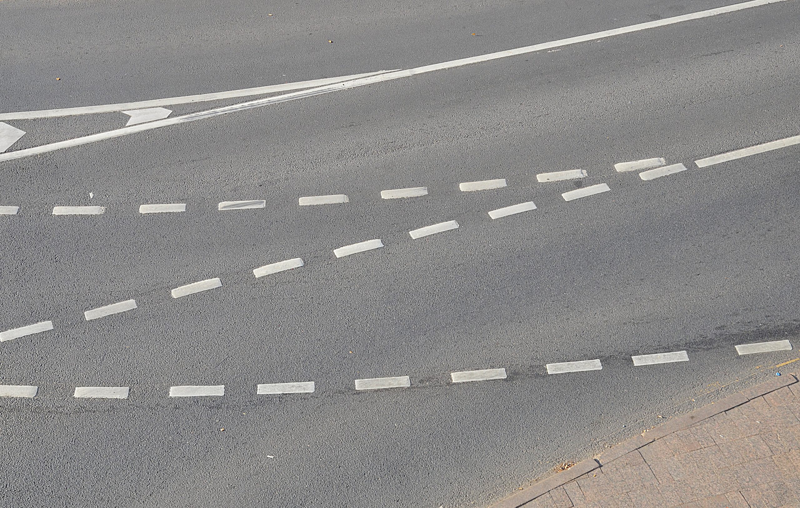 Асфальтовое покрытие заменили на Каширском шоссе. Фото: Анна Быкова, «Вечерняя Москва»