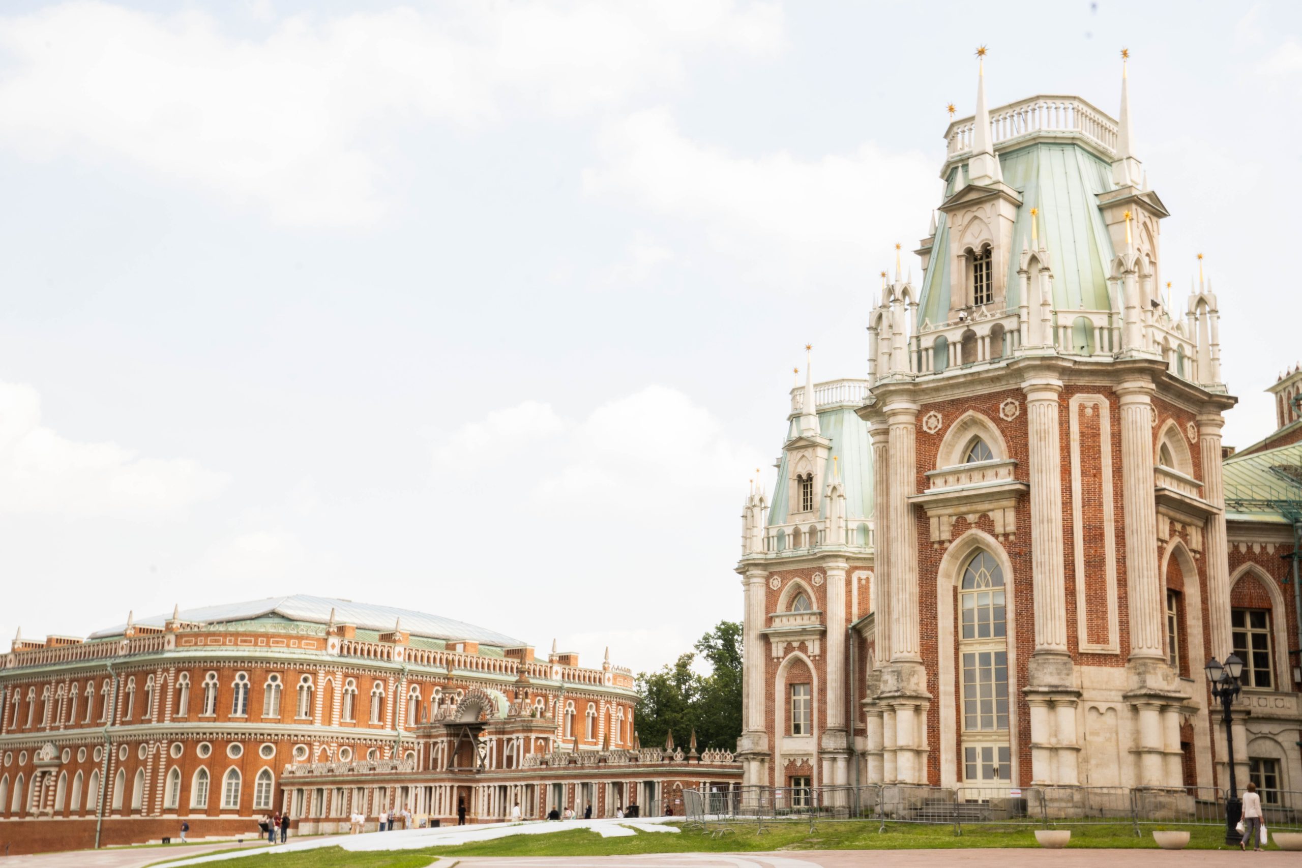 Сотрудники МЗ «Царицыно» проведут экскурсию по выставке о Николае I для подростков. Фото: Ксения Догонашева, «Вечерняя Москва»