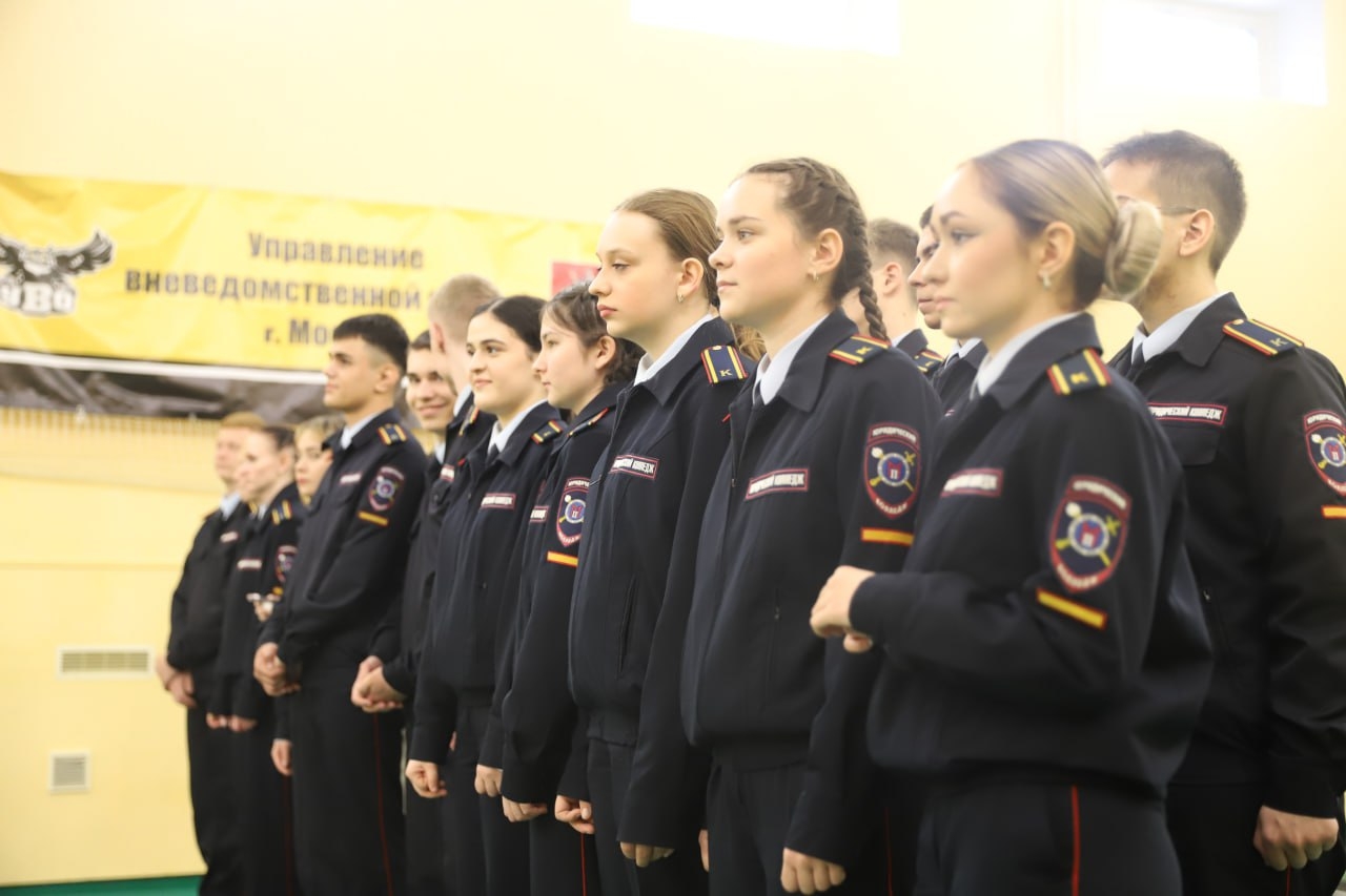 Курсанты Юридического колледжа приняли участие в открытии музея вневедомственной охраны Росгвардии. Фото: страница Юридического колледжа в социальных сетях