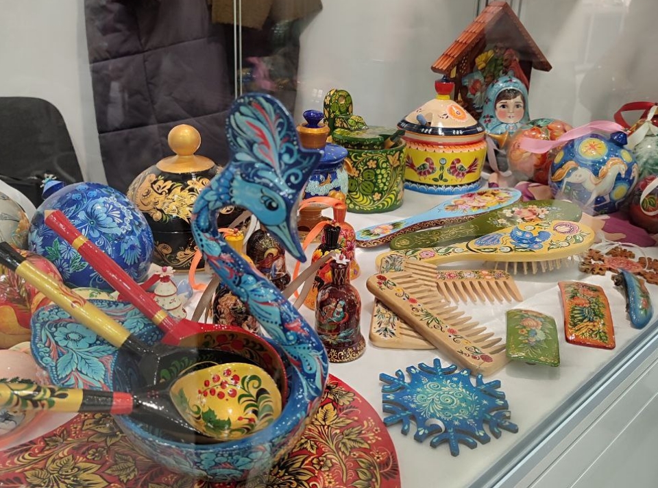 Студенты КДПИ имени Карла Фаберже принляи участие в выставке «Ладья. Зимняя сказка». Фото: страница КДПИ имени Карла Фаберже в социальных сетях