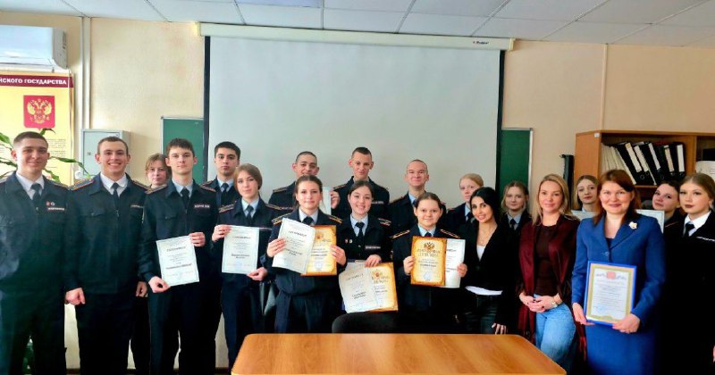 Представители Юридического колледжа организовали конкурс рецензий. Фото: Анна Быкова, «Вечерняя Москва»