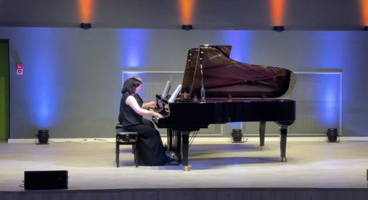 Елена Лапланш рассказала о мероприятии «От классики до современности» — фото- и видеорепортаж. Фото: Анастасия Сёмина, «Вечерняя Москва»